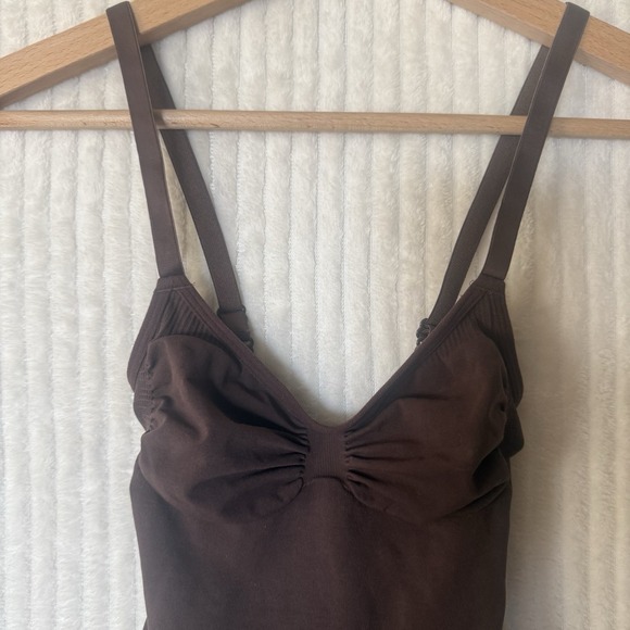 SKIMS Seamless Sculpt Thong Bodysuit Espresso Brown Size XS Stretchy NWOT - Picture 7 of 11
